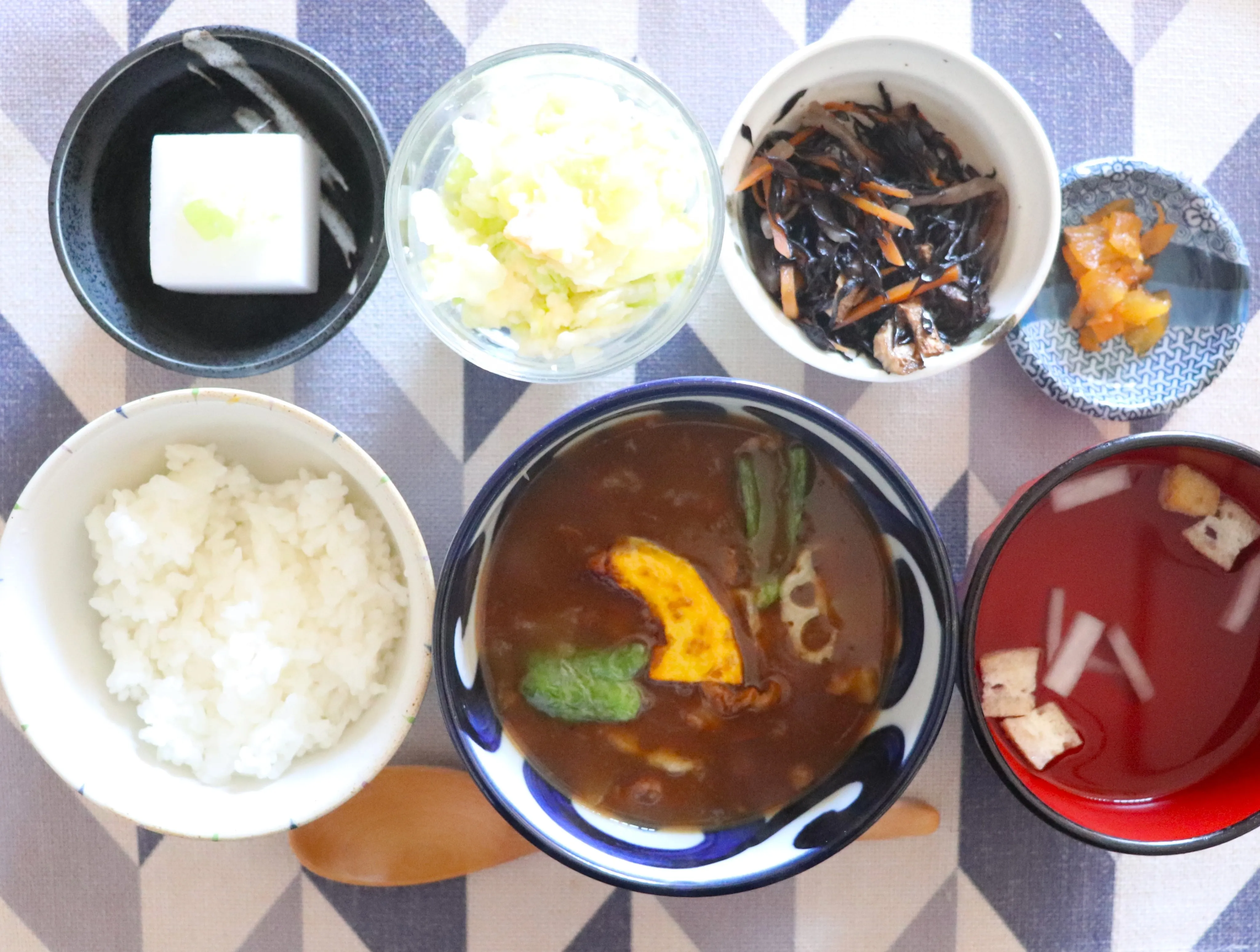 本日のランチは、黒毛和牛すじカレー!